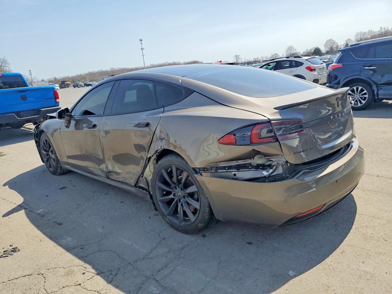 TESLA MODEL S 2016 — 3