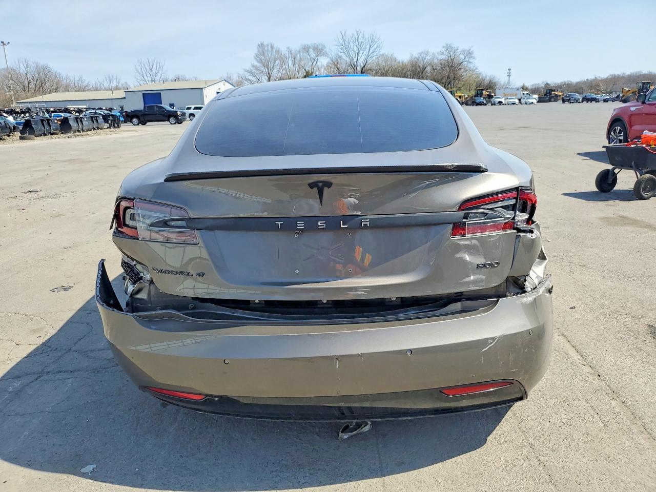 TESLA MODEL S 2016 — 7
