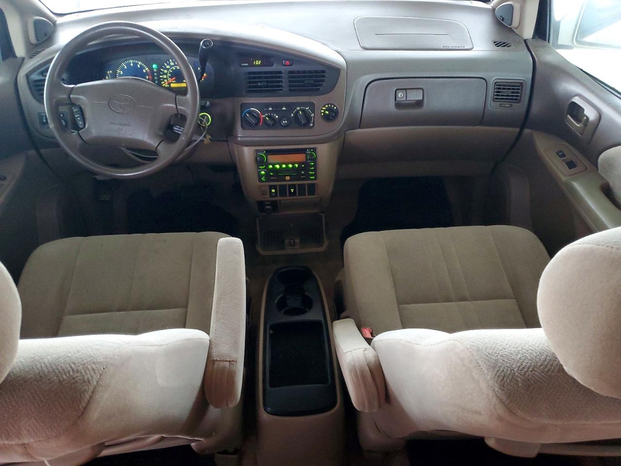 TOYOTA SIENNA 2002 — 9