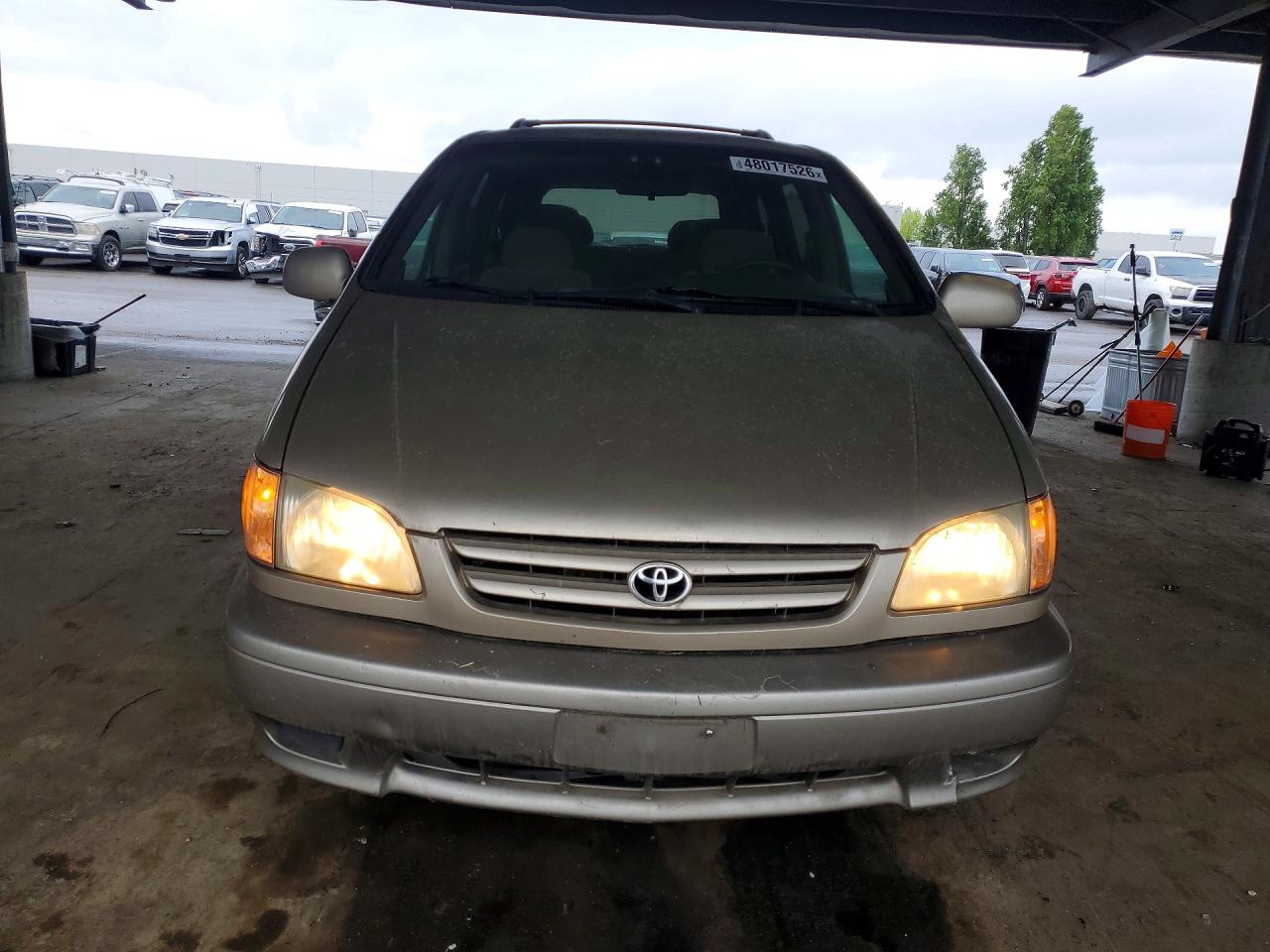 TOYOTA SIENNA 2002 — 6