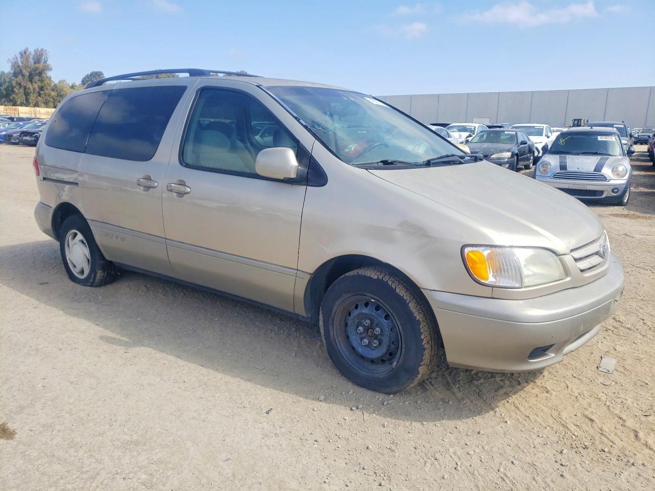 TOYOTA SIENNA 2002 — 5