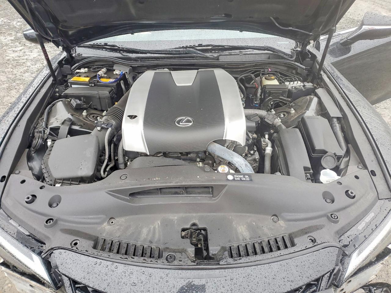 LEXUS IS 350 2021 — 12