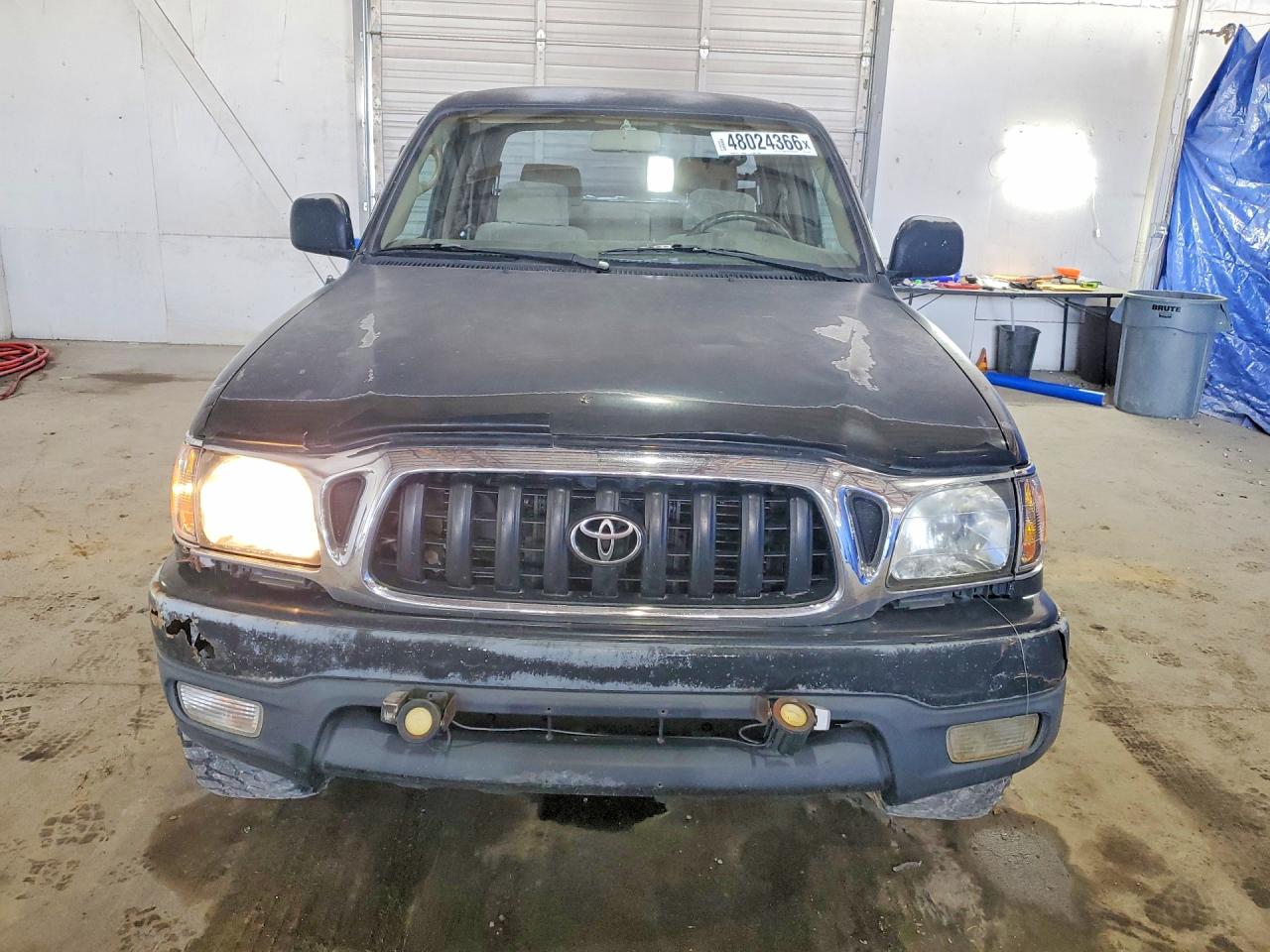 TOYOTA TACOMA 2001 — 6