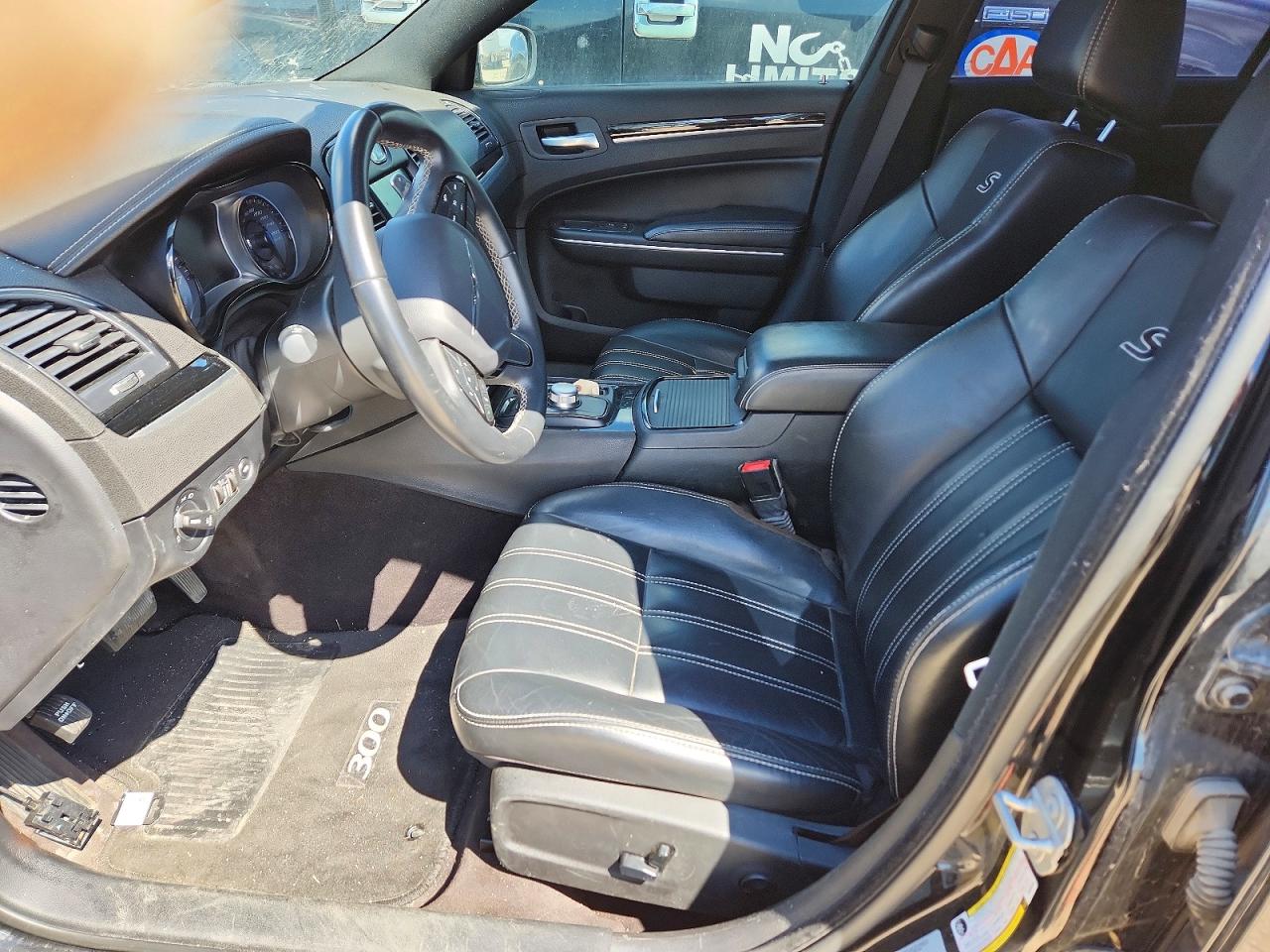 CHRYSLER 300 2017 — 8