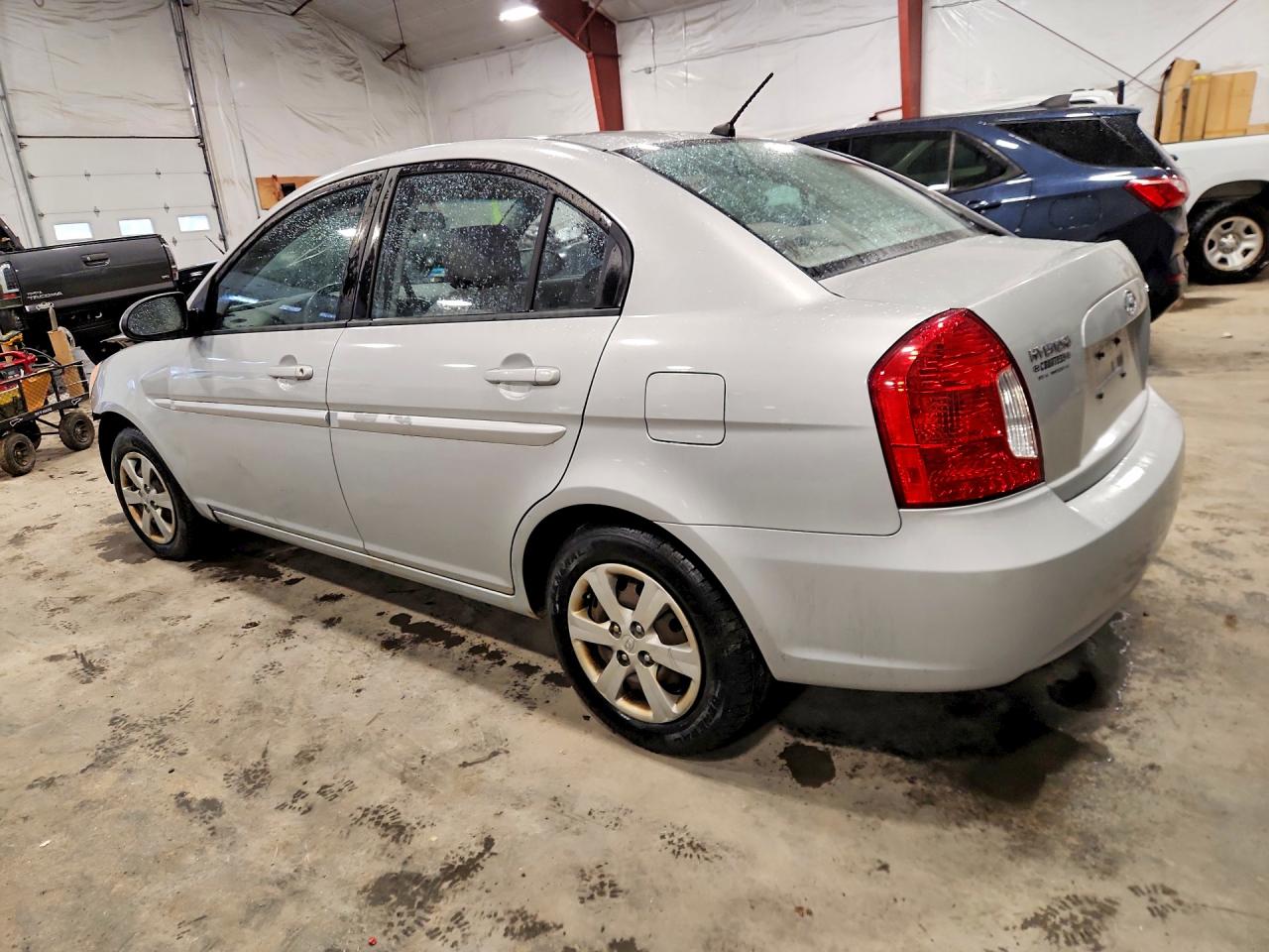 HYUNDAI ACCENT 2009 — 3