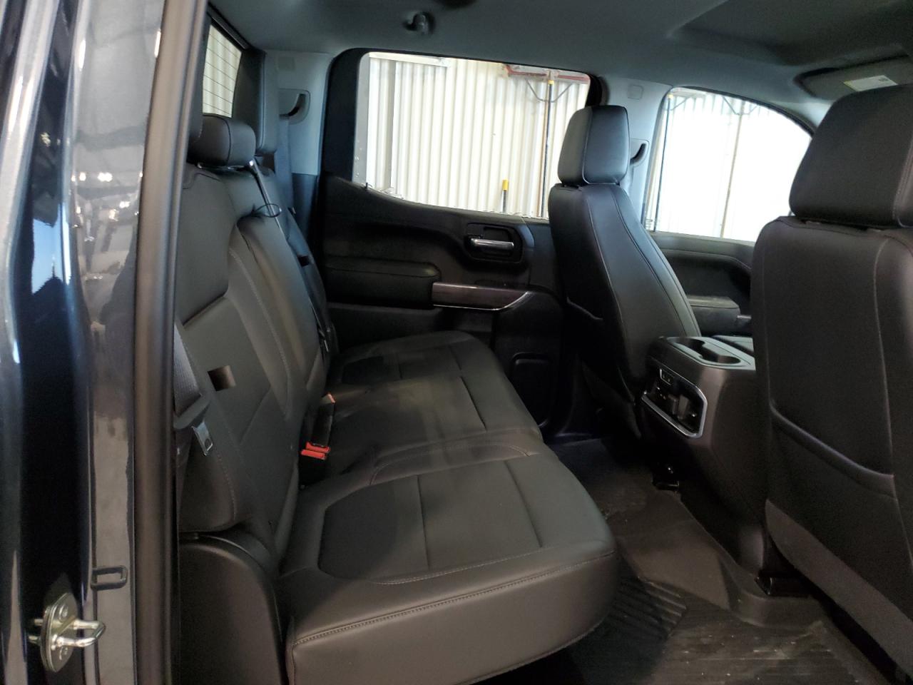 CHEVROLET SILVERADO 2021 — 11
