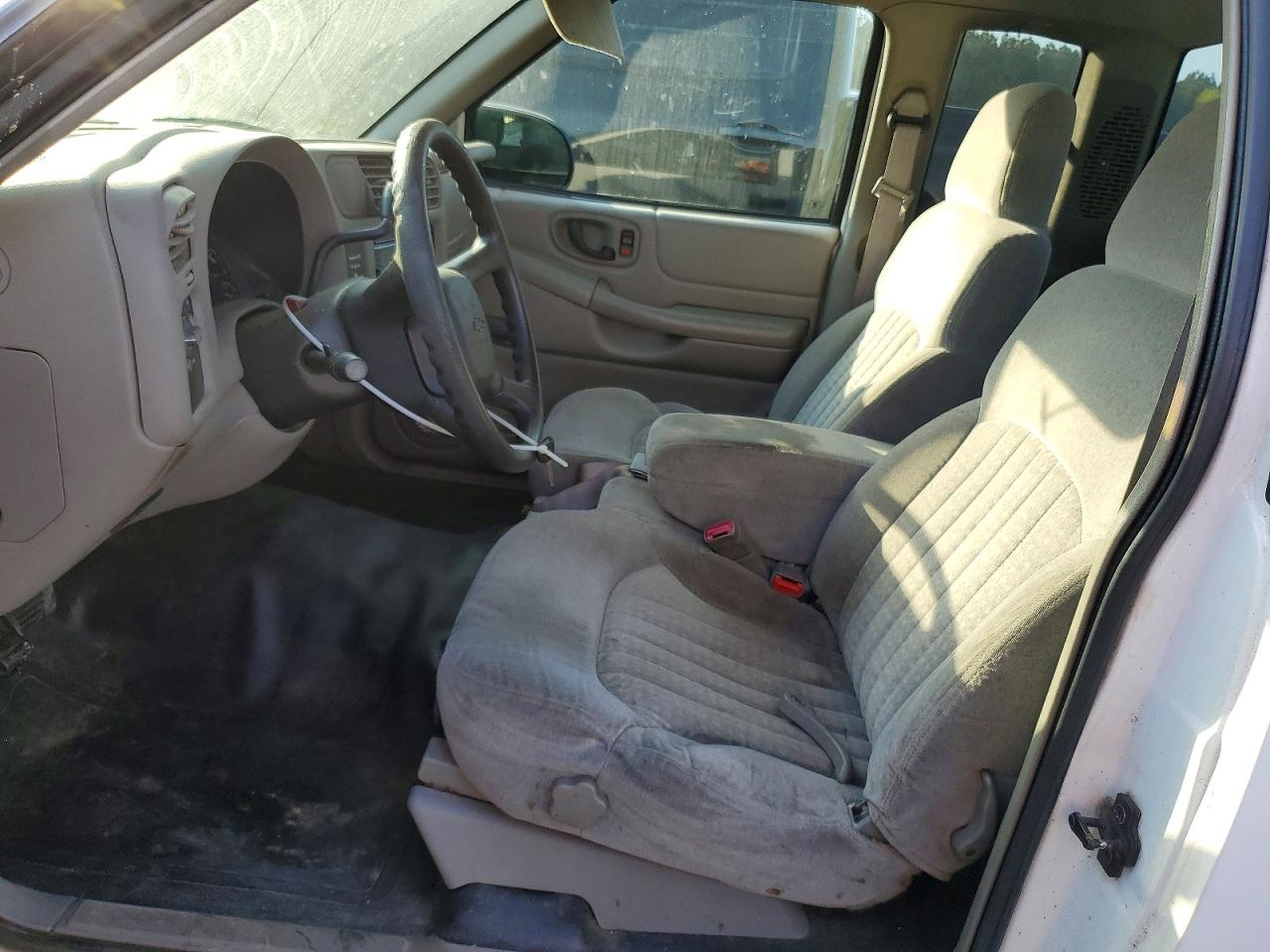 CHEVROLET S TRUCK 2000 — 8