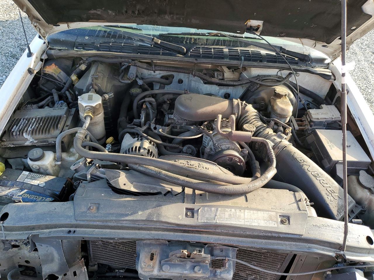 CHEVROLET S TRUCK 2000 — 12