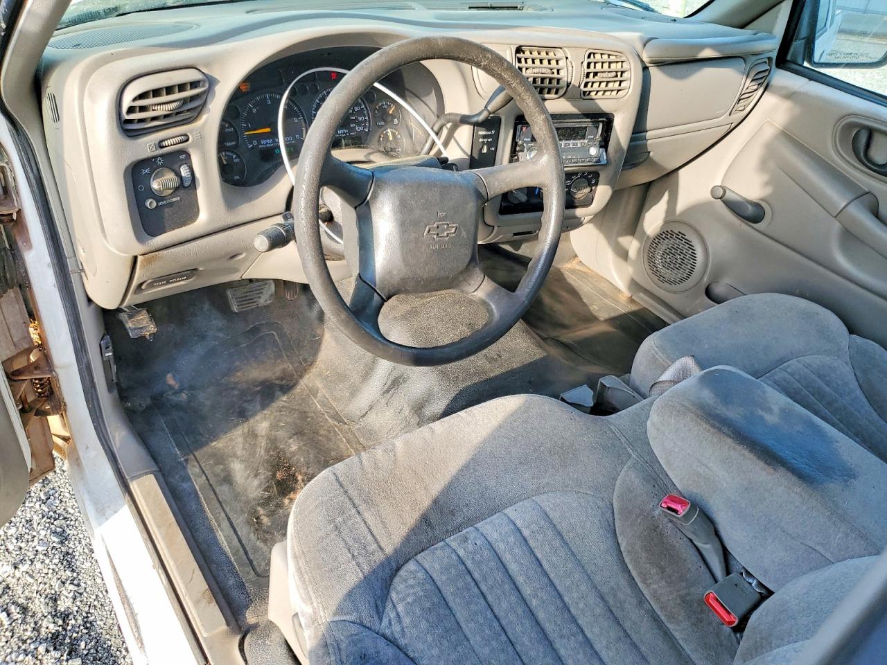 CHEVROLET S TRUCK 2000 — 9
