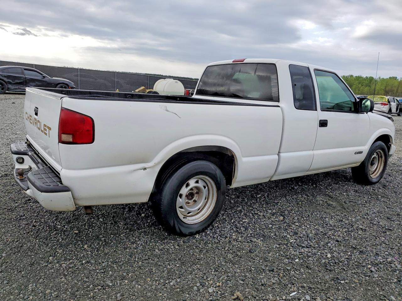 CHEVROLET S TRUCK 2000 — 4