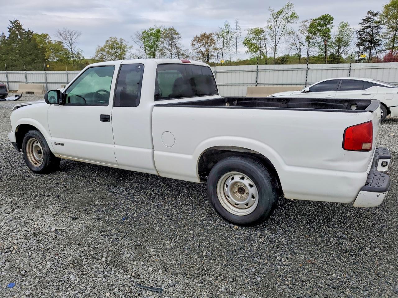 CHEVROLET S TRUCK 2000 — 3