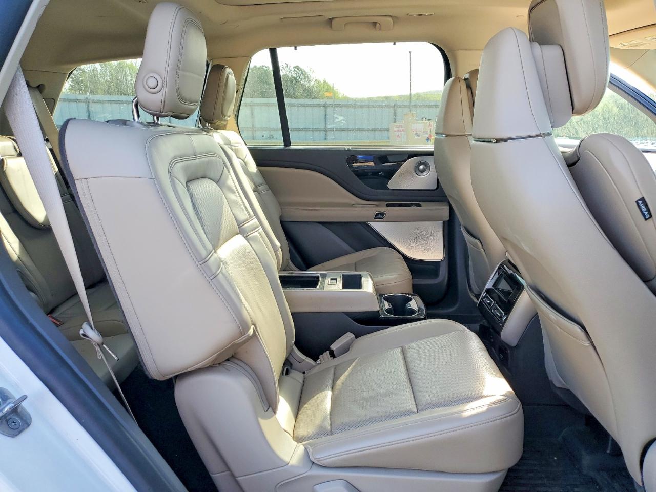 LINCOLN AVIATOR 2020 — 12