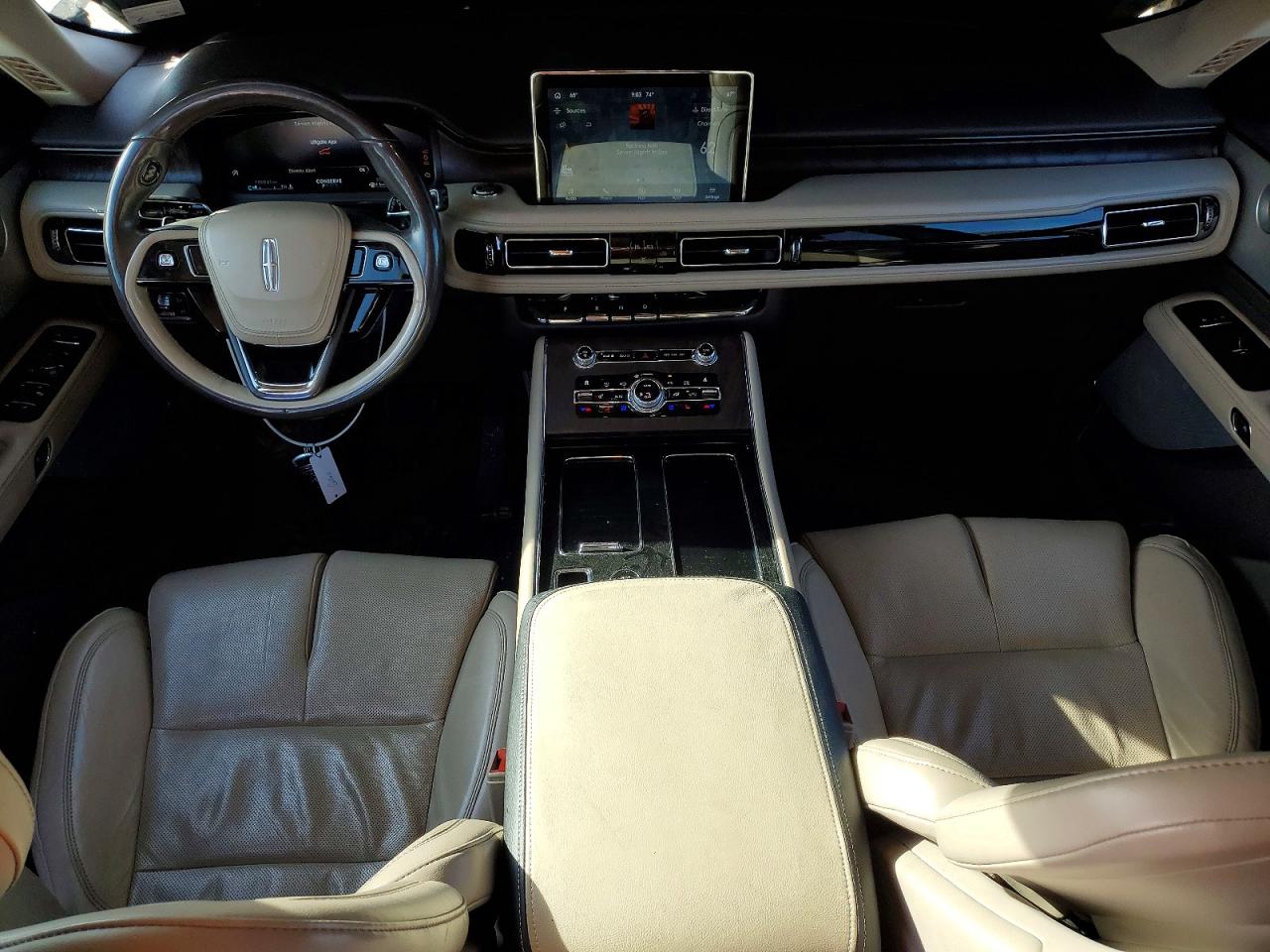 LINCOLN AVIATOR 2020 — 9