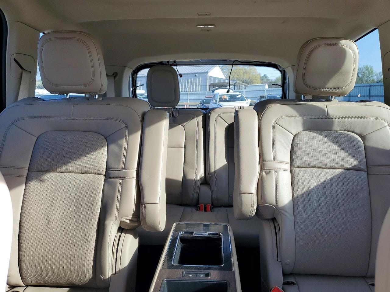 LINCOLN AVIATOR 2020 — 11