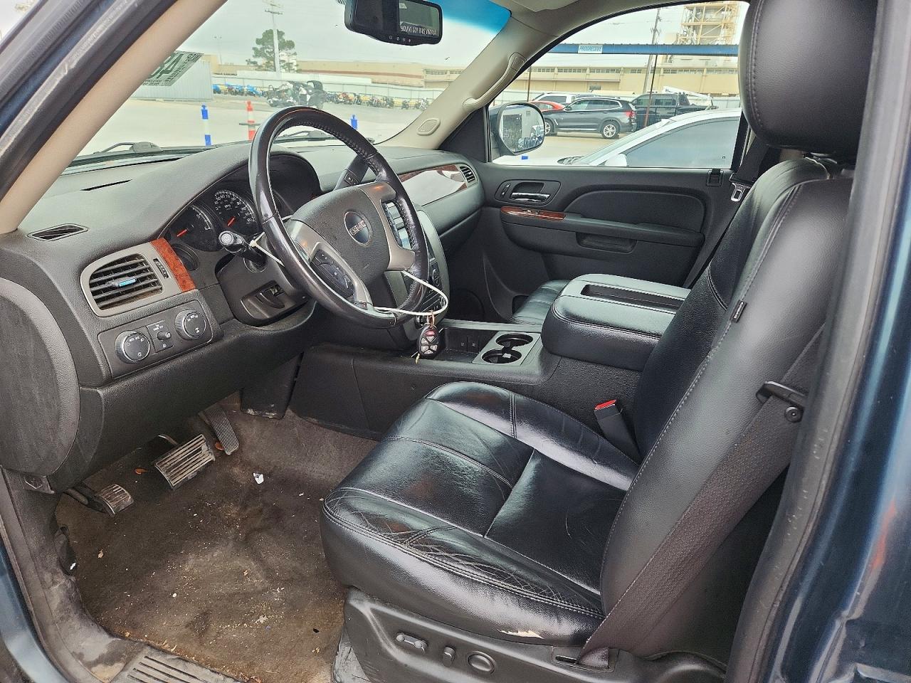GMC YUKON 2010 — 8