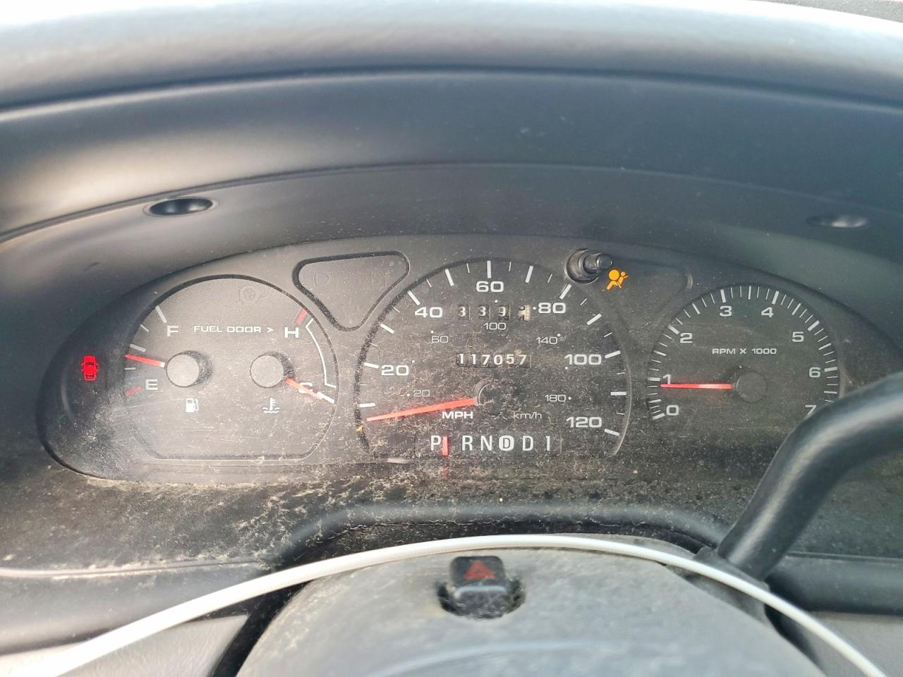 FORD TAURUS 2002 — 10