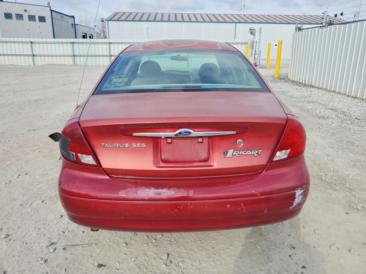 FORD TAURUS 2002 — 7