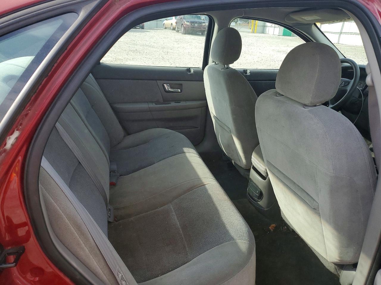 FORD TAURUS 2002 — 11