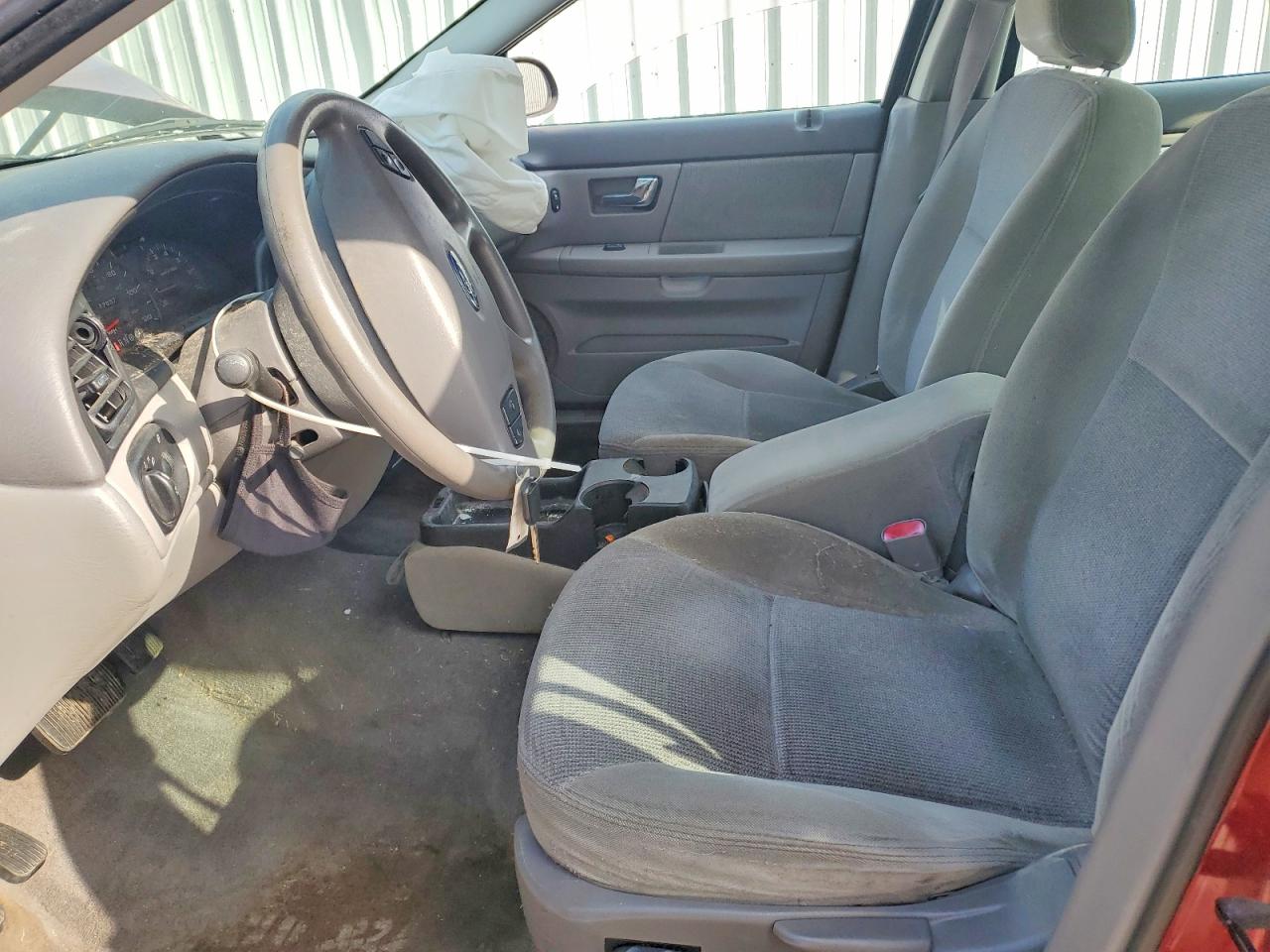FORD TAURUS 2002 — 8