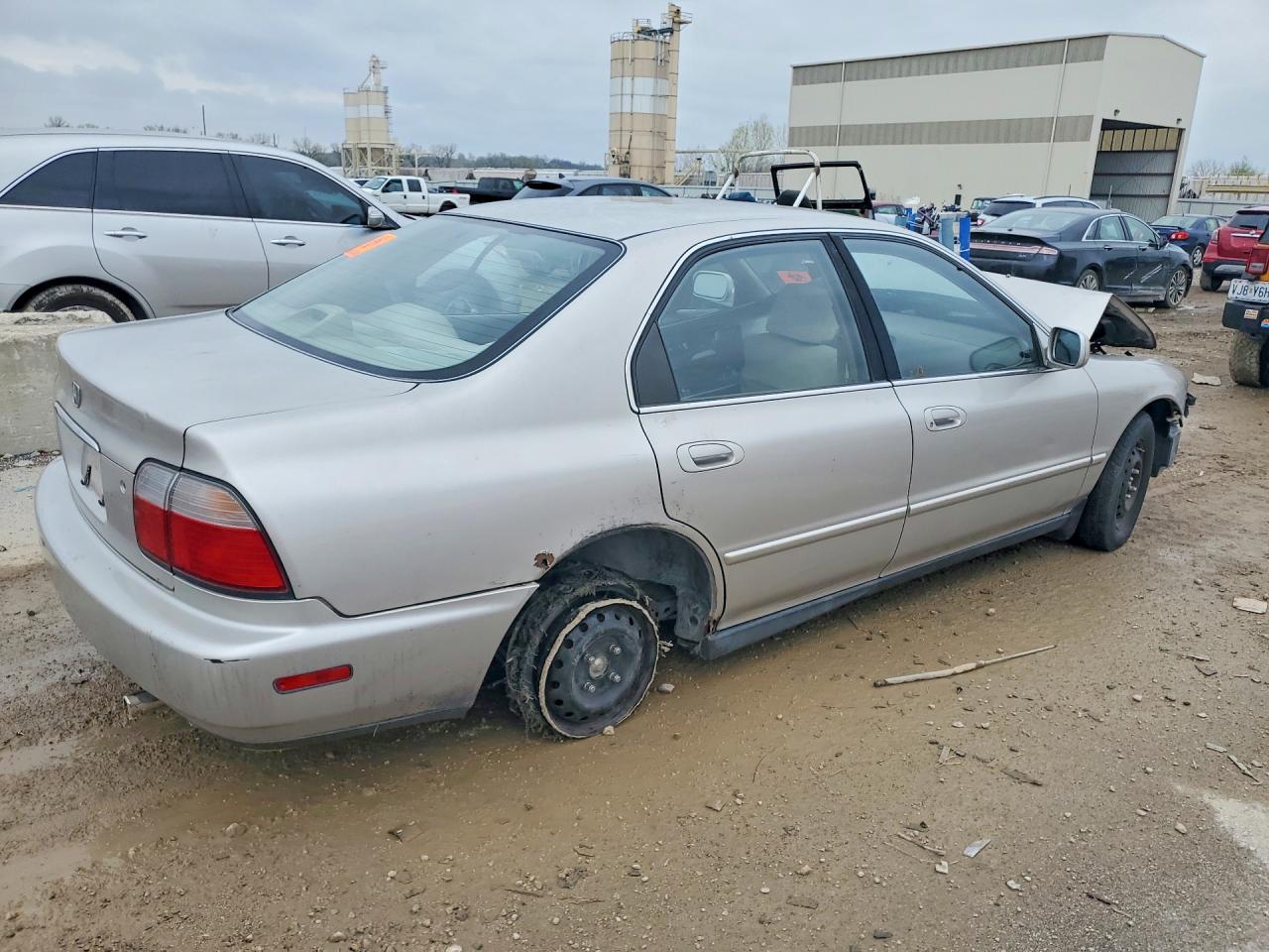 HONDA ACCORD 1996 — 4