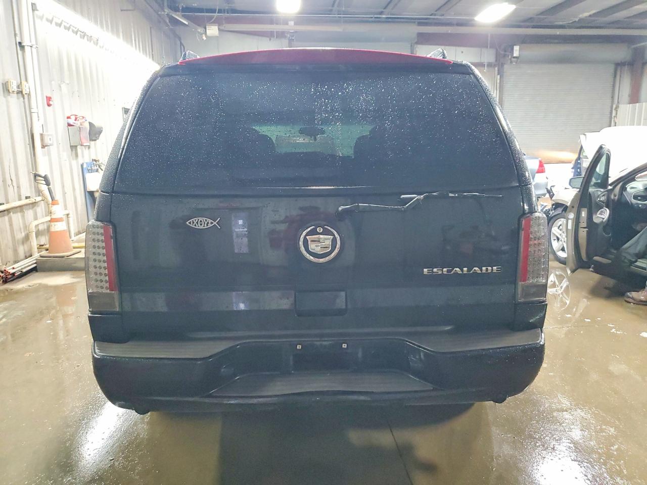CADILLAC ESCALADE 2003 — 7