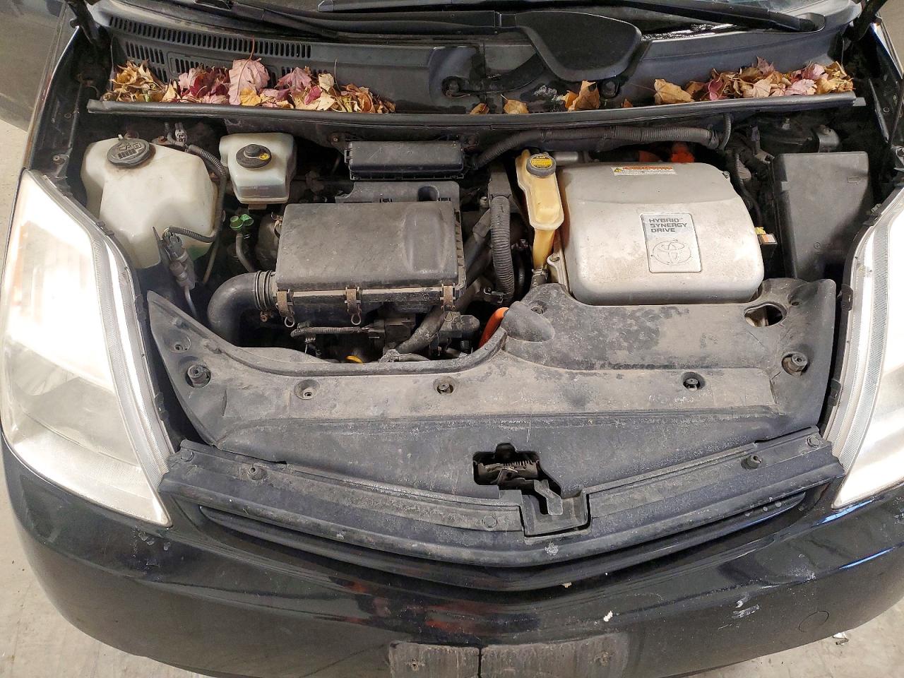 TOYOTA PRIUS 2004 — 12