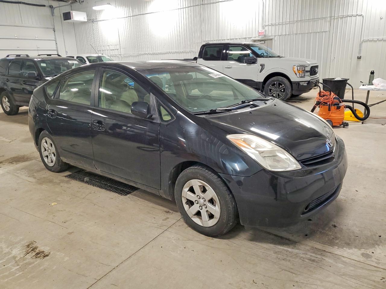 TOYOTA PRIUS 2004 — 5