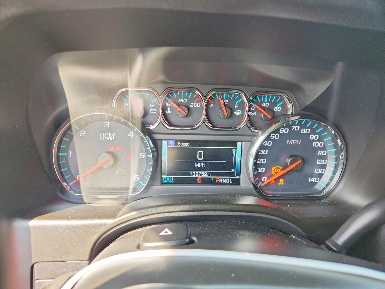 CHEVROLET SUBURBAN 2019 — 10