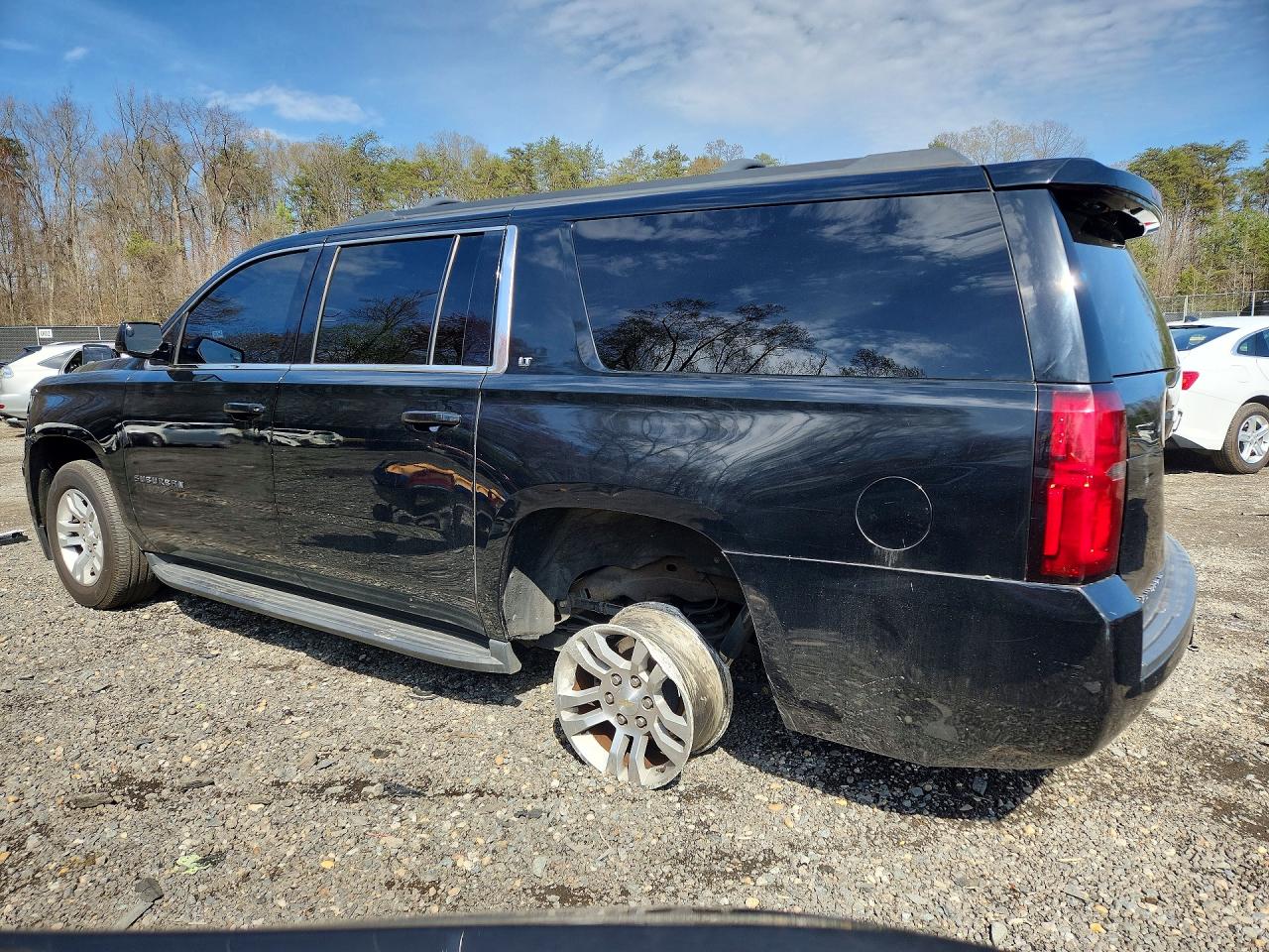 CHEVROLET SUBURBAN 2019 — 3