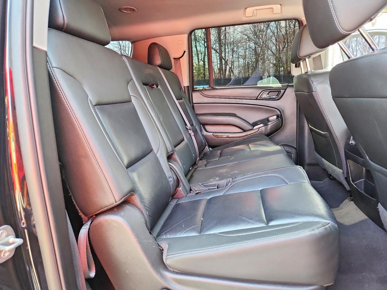 CHEVROLET SUBURBAN 2019 — 12