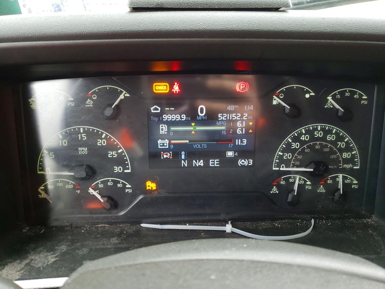 VOLVO VNL 2021 — 9