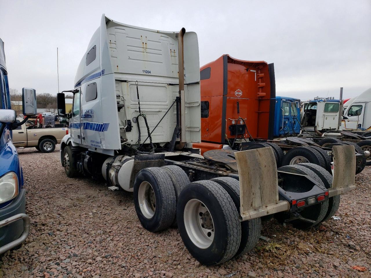 VOLVO VNL 2021 — 4