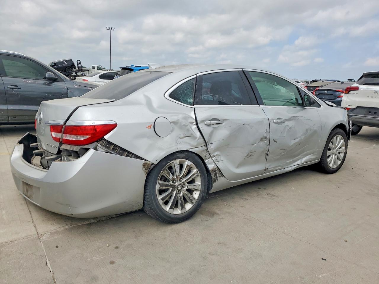 BUICK VERANO 2016 — 4