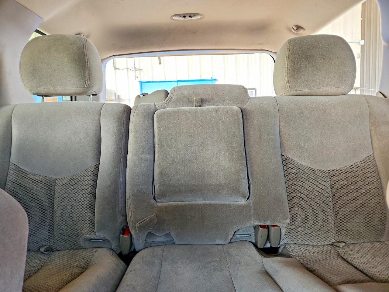 CHEVROLET TAHOE 2003 — 11