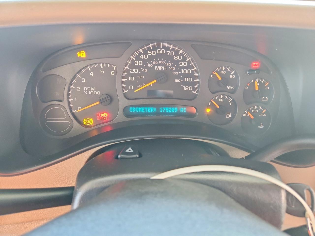CHEVROLET TAHOE 2003 — 10