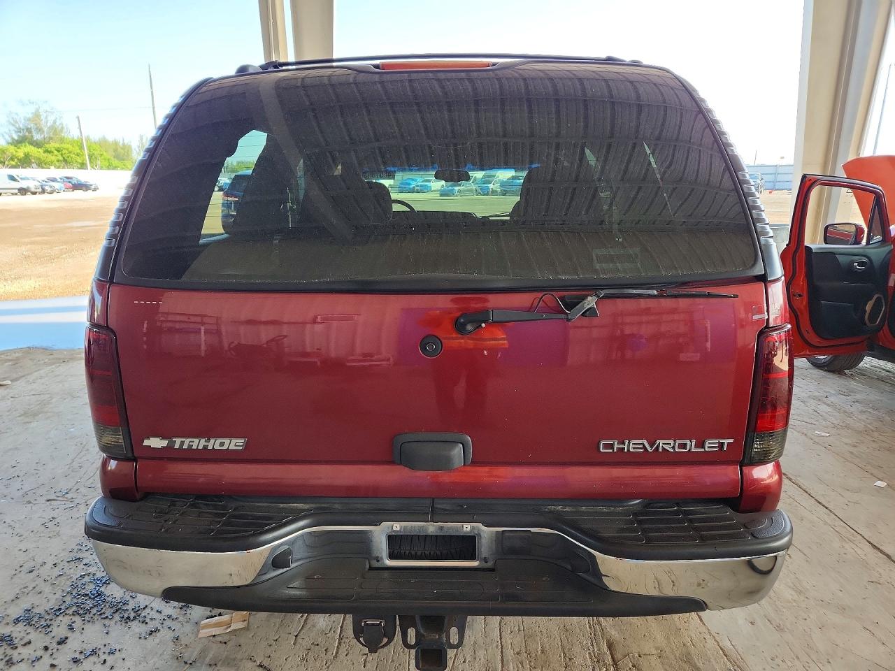CHEVROLET TAHOE 2003 — 7