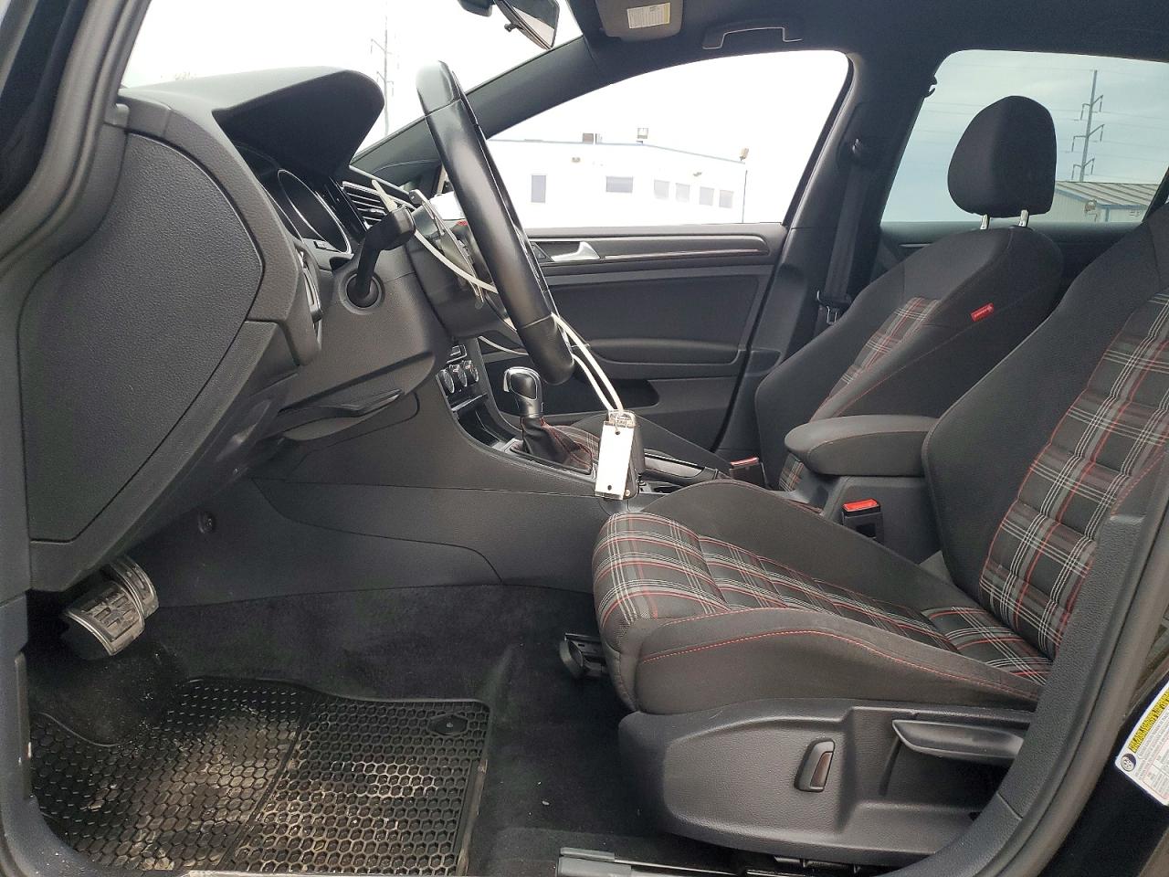 VOLKSWAGEN GTI 2019 — 8