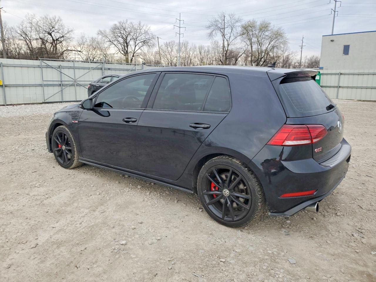 VOLKSWAGEN GTI 2019 — 3