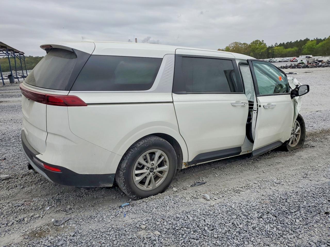 KIA CARNIVAL 2022 — 4
