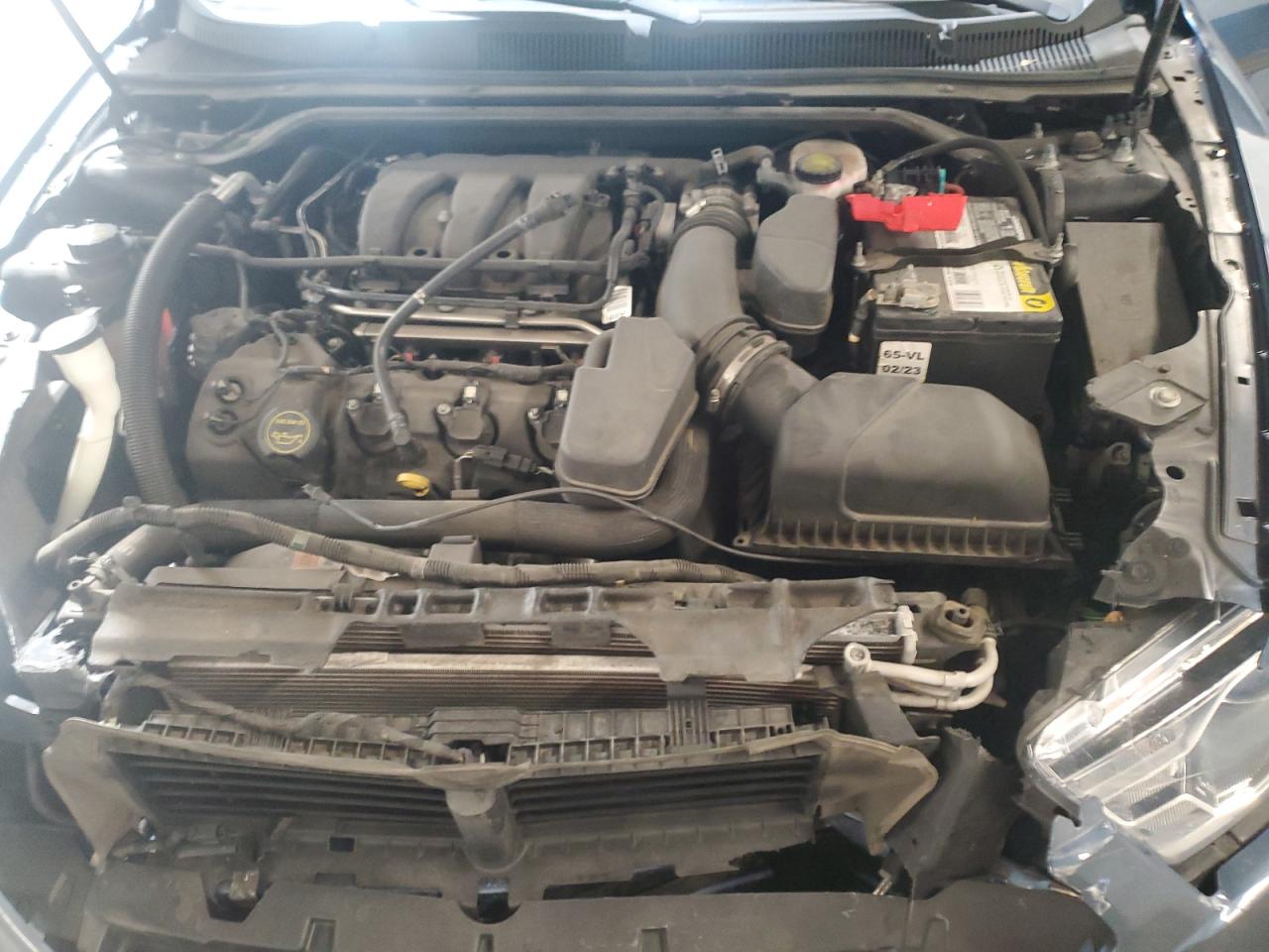 FORD TAURUS 2018 — 12