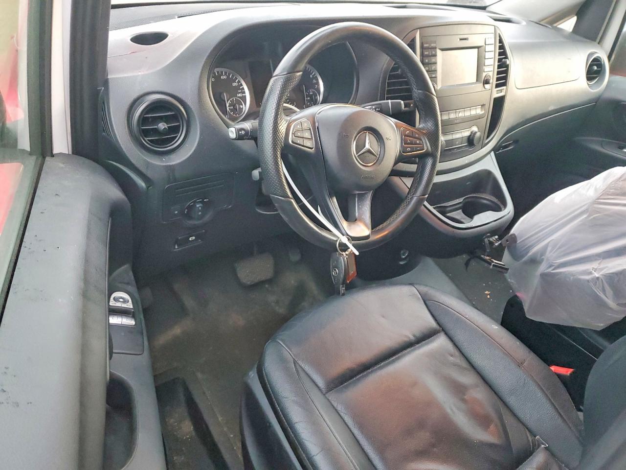 MERCEDES-BENZ METRIS 2017 — 9