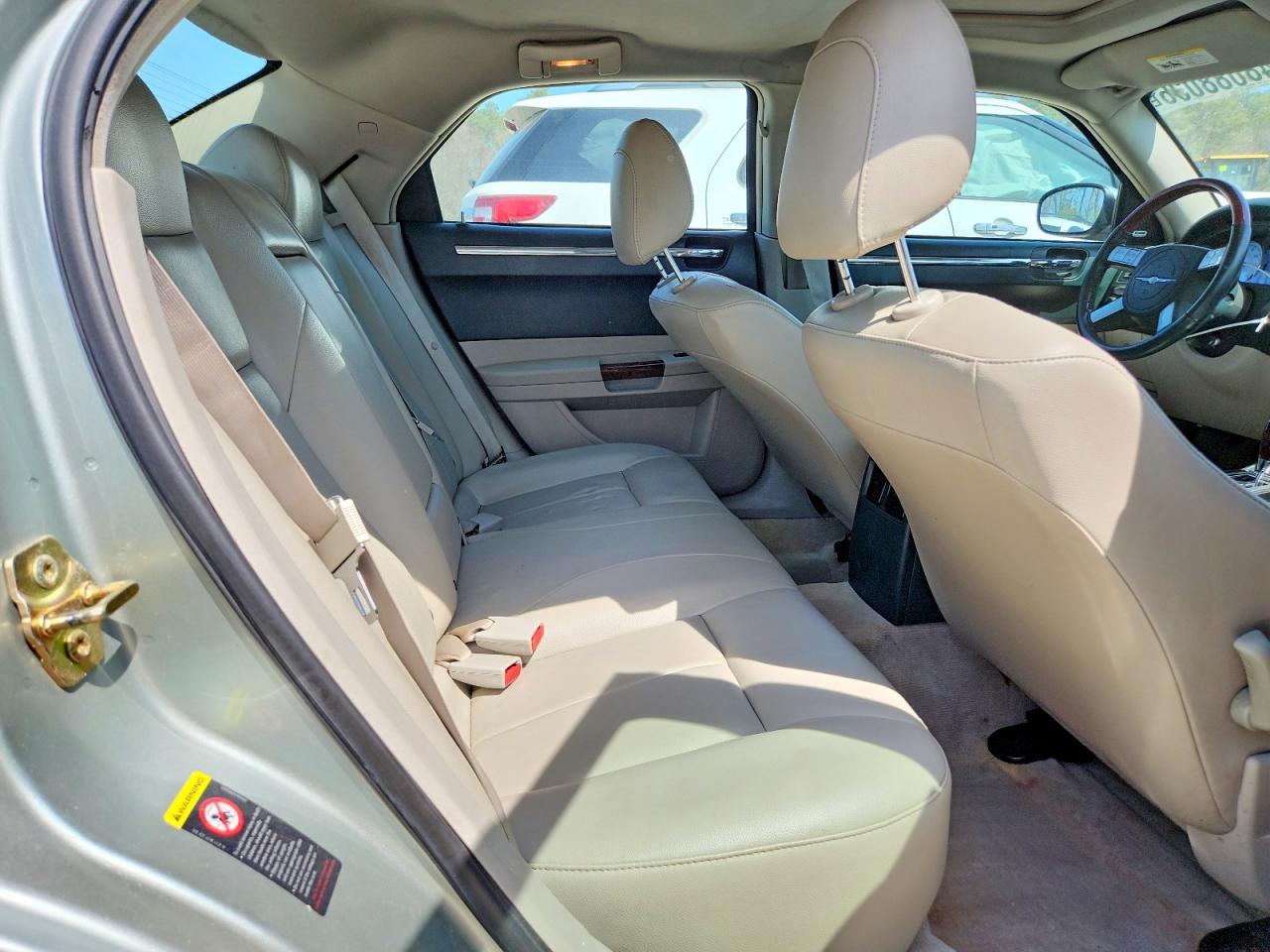 CHRYSLER 300 2006 — 11