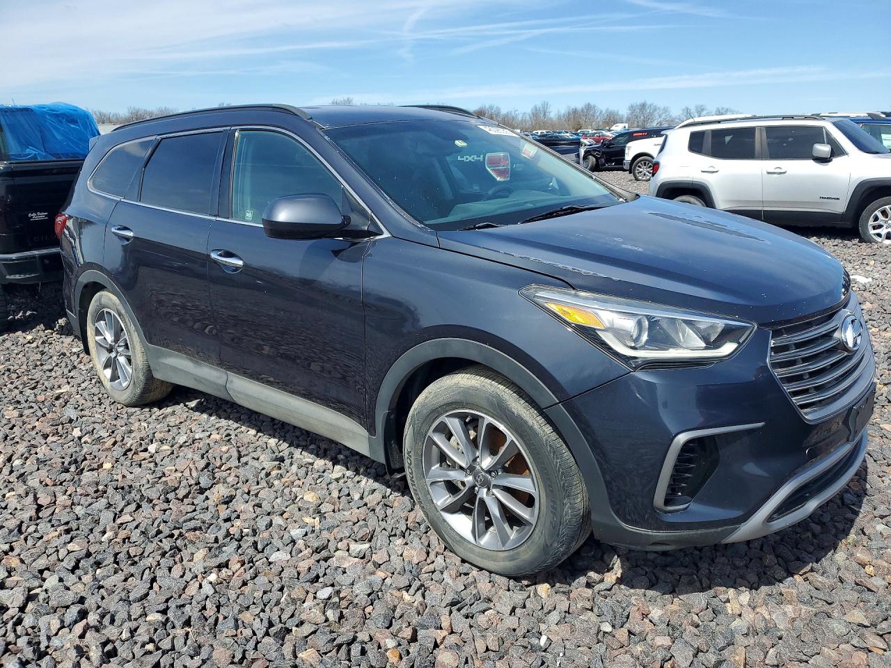 2017 HYUNDAI SANTA FE SE