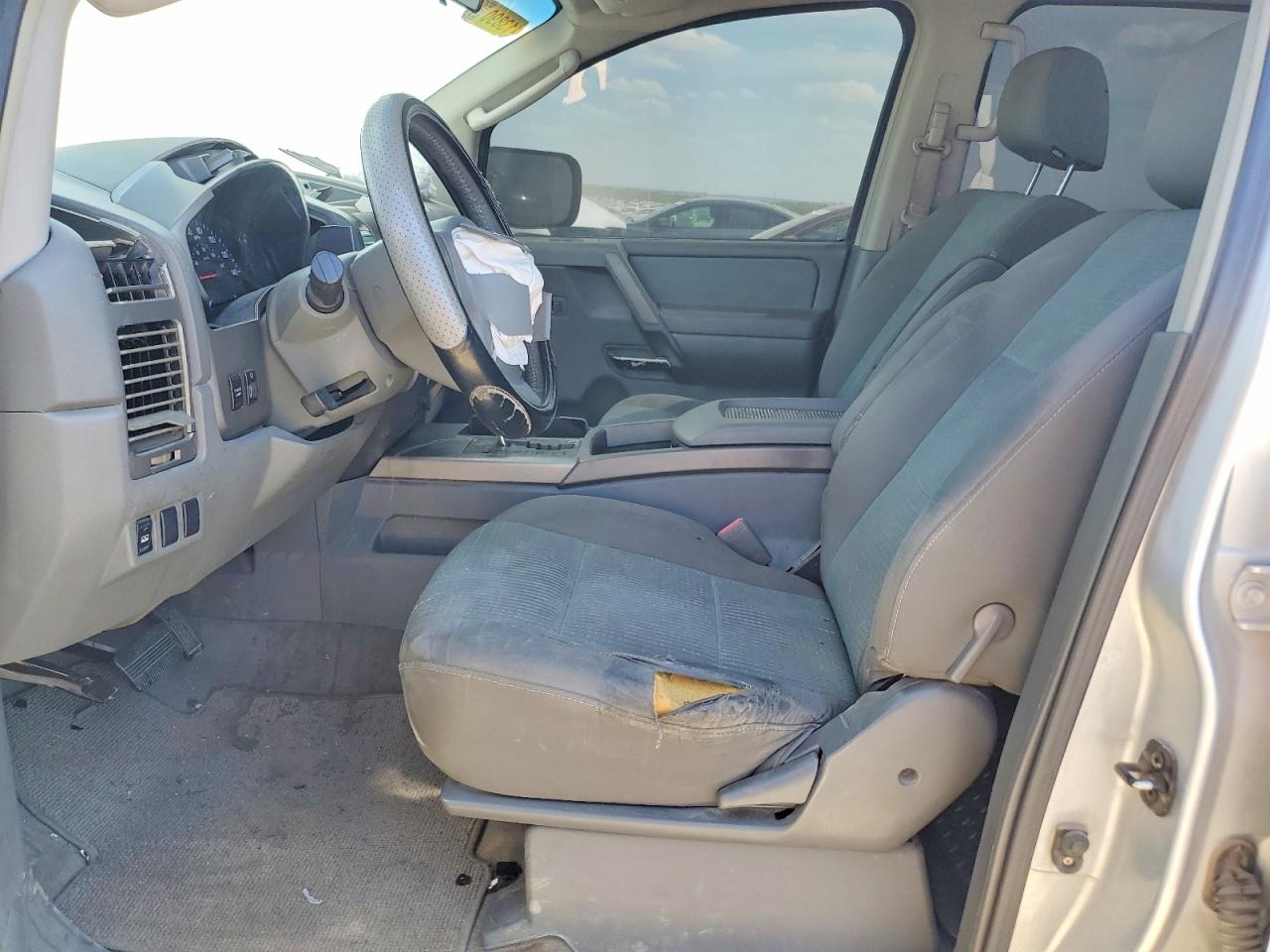 NISSAN TITAN 2005 — 8