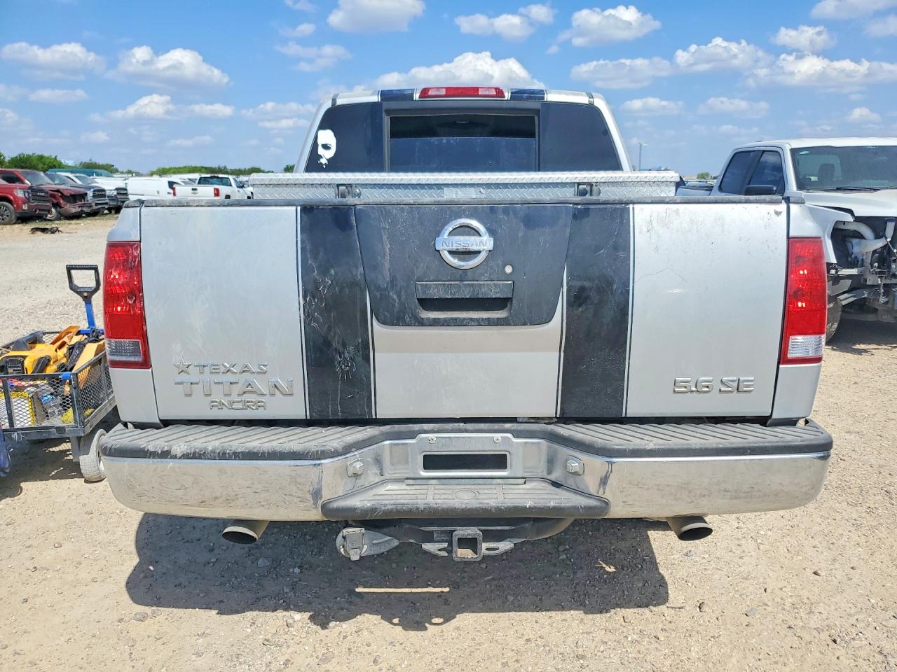 NISSAN TITAN 2005 — 7