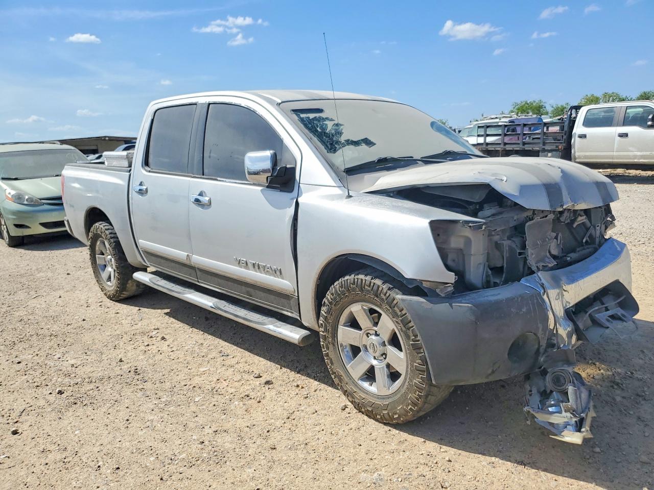 NISSAN TITAN 2005 — 5