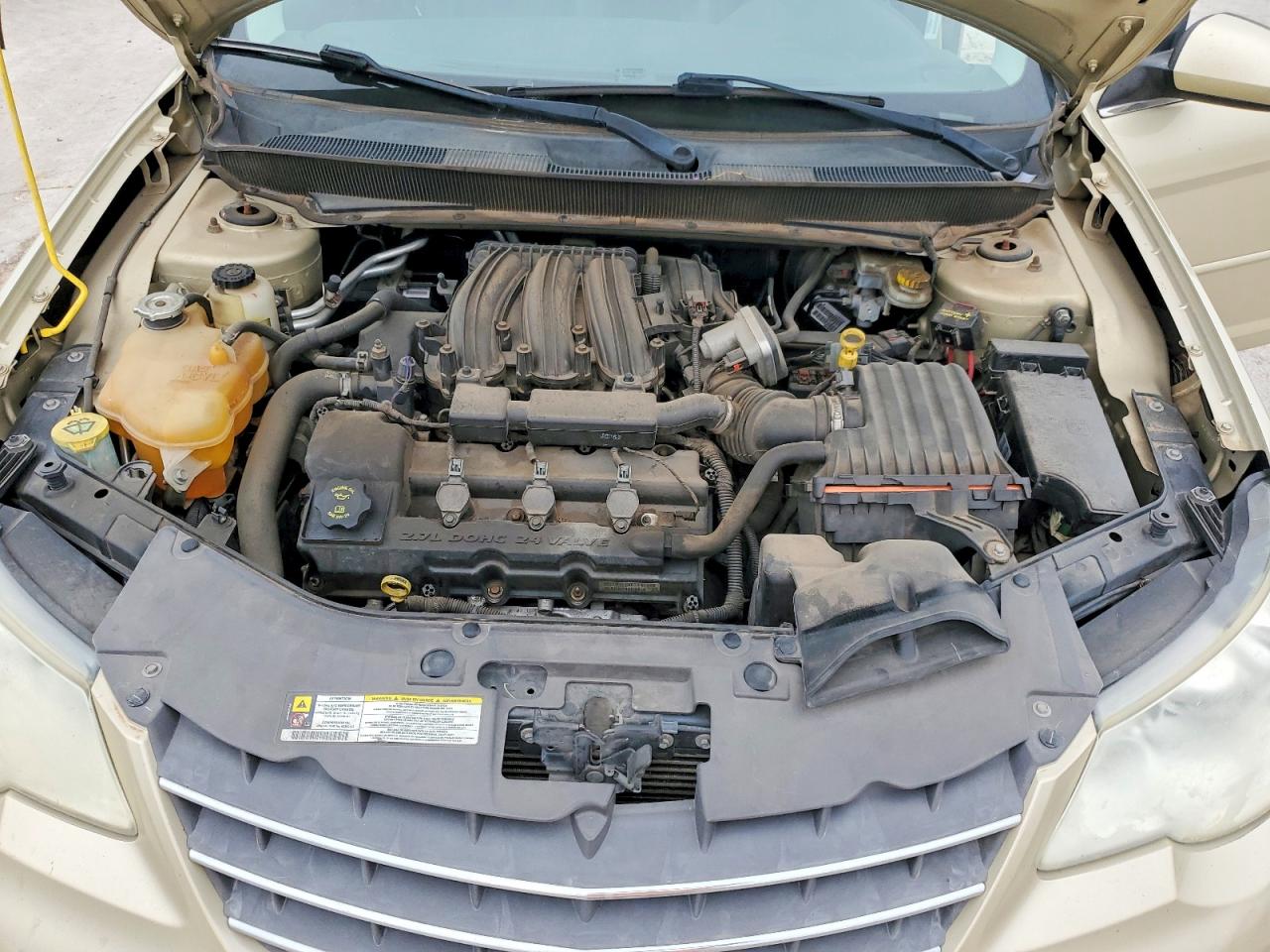 CHRYSLER SEBRING 2010 — 12