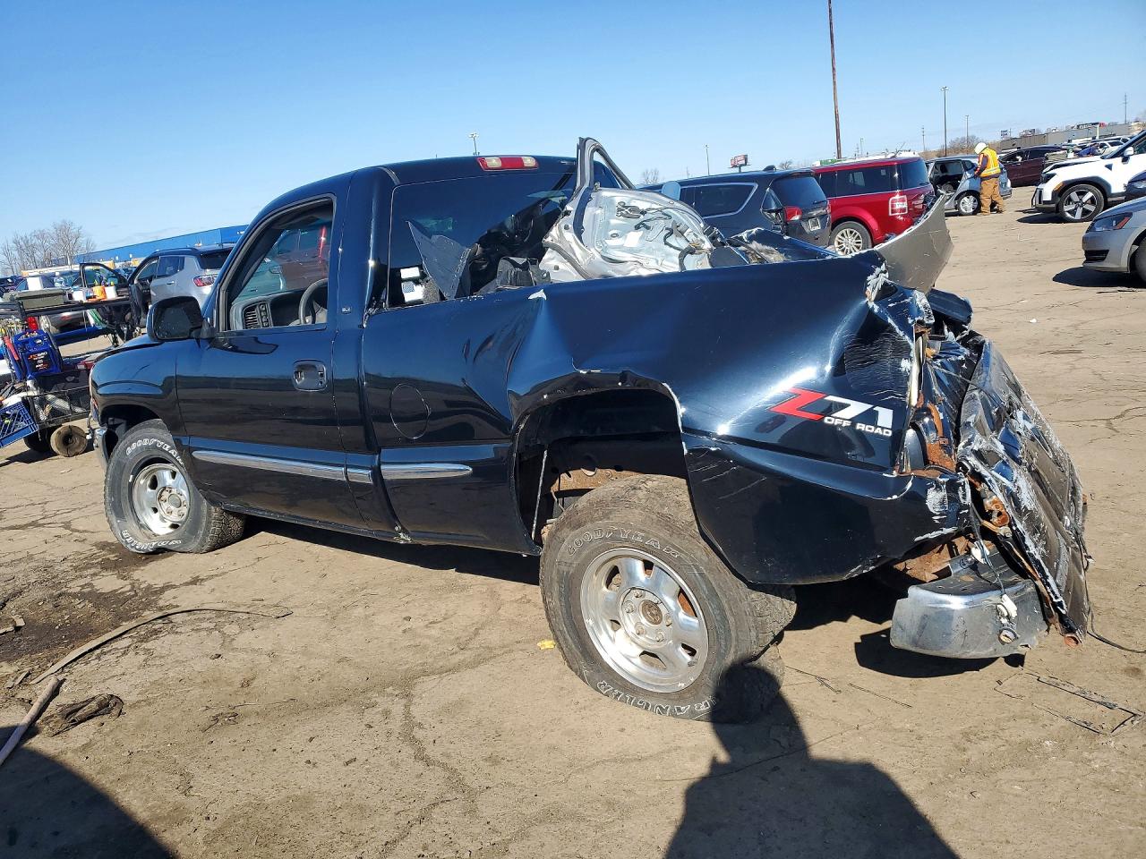 GMC NEW SIERRA 2002 — 3