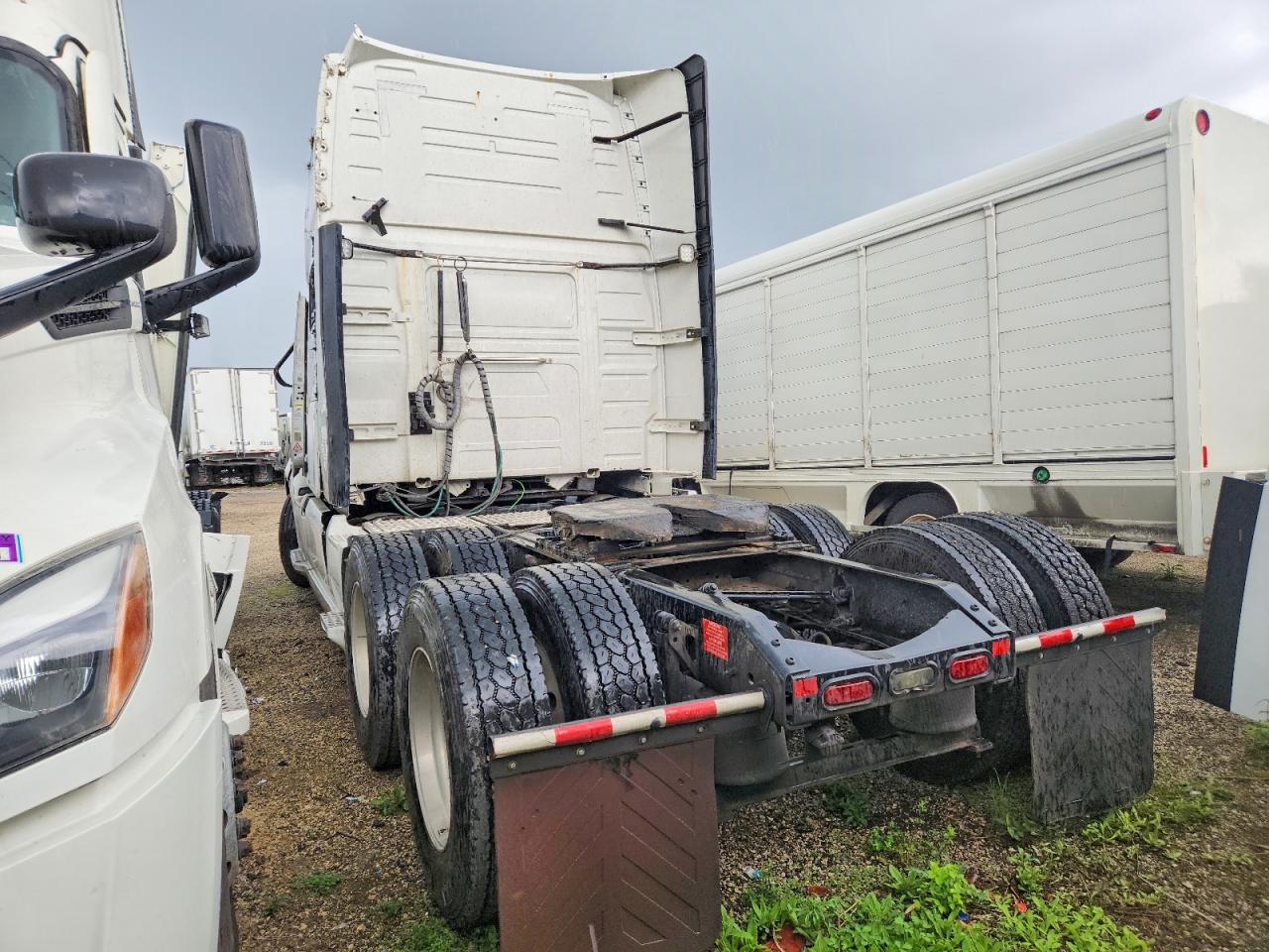 VOLVO VNL 2019 — 4