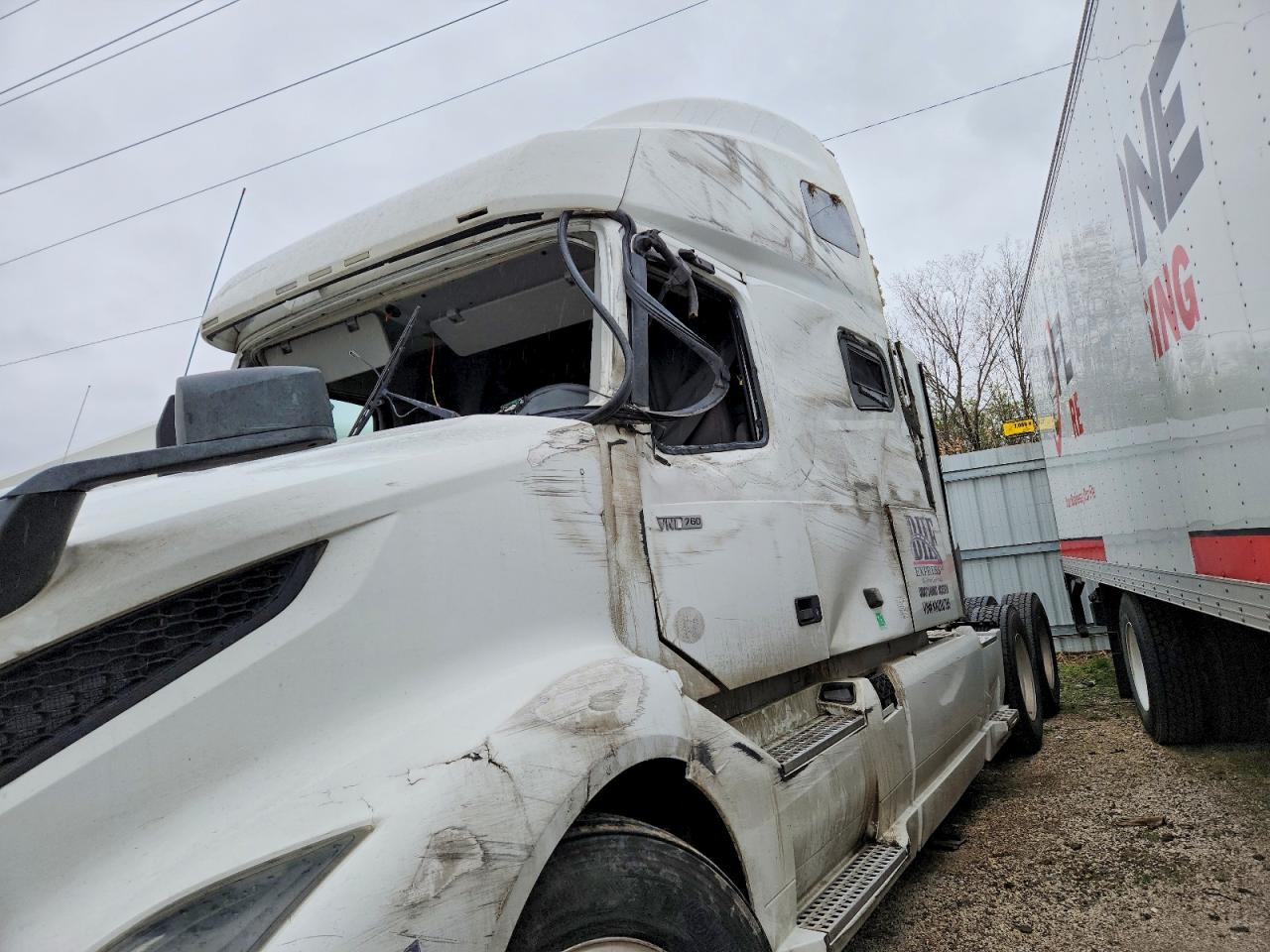 VOLVO VNL 2019 — 10